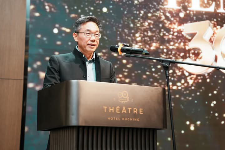 Photo 1 from 30th Anniversary Dinner album