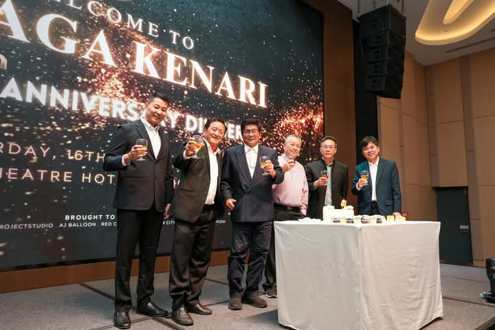 Photo 4 from 30th Anniversary Dinner album
